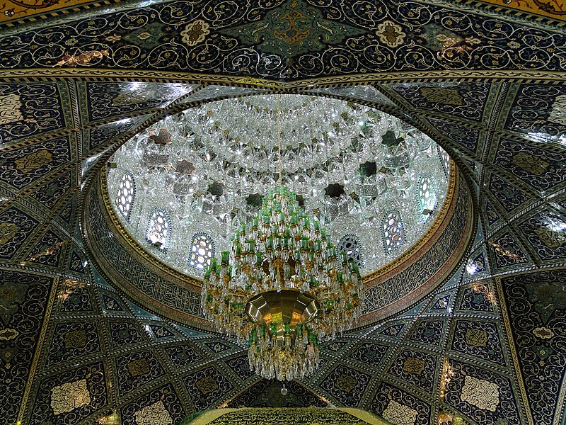 File:Sayyidah Ruqayya Mosque - Chandelier 02.jpg