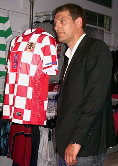 Bilić at the presentation of Croatia's new kit, April 2010