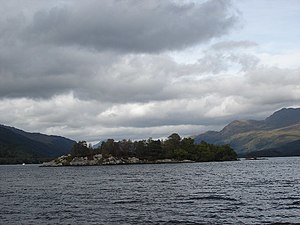 Small rocky island Loch Lomond - geograph.org.uk - 55183.jpg