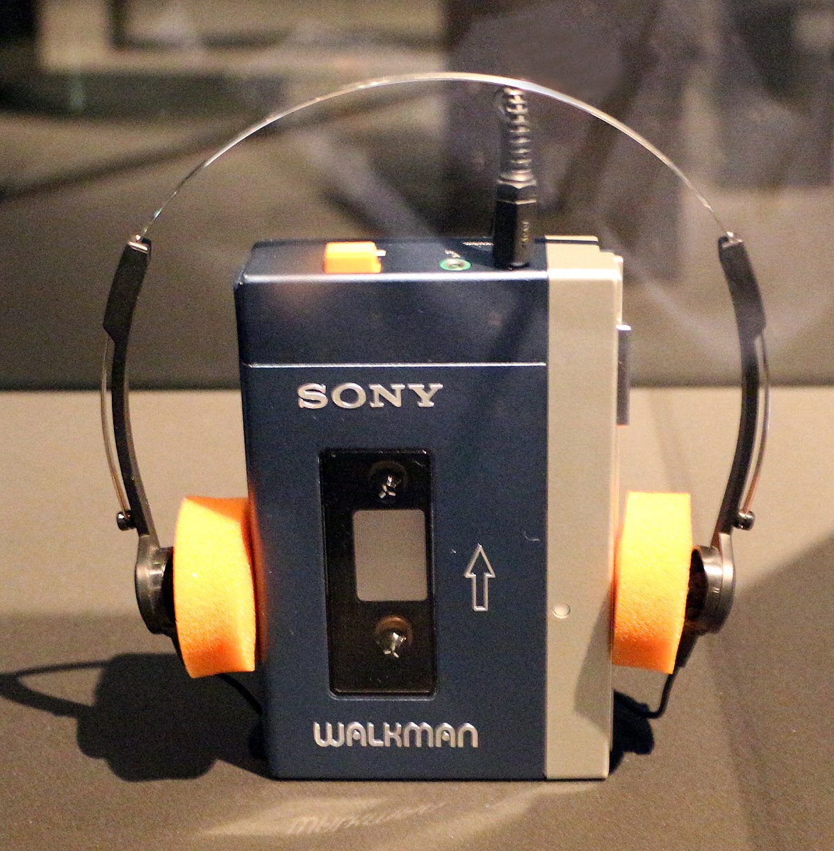 File:Sony Walkman02.jpg - Wikimedia Commons