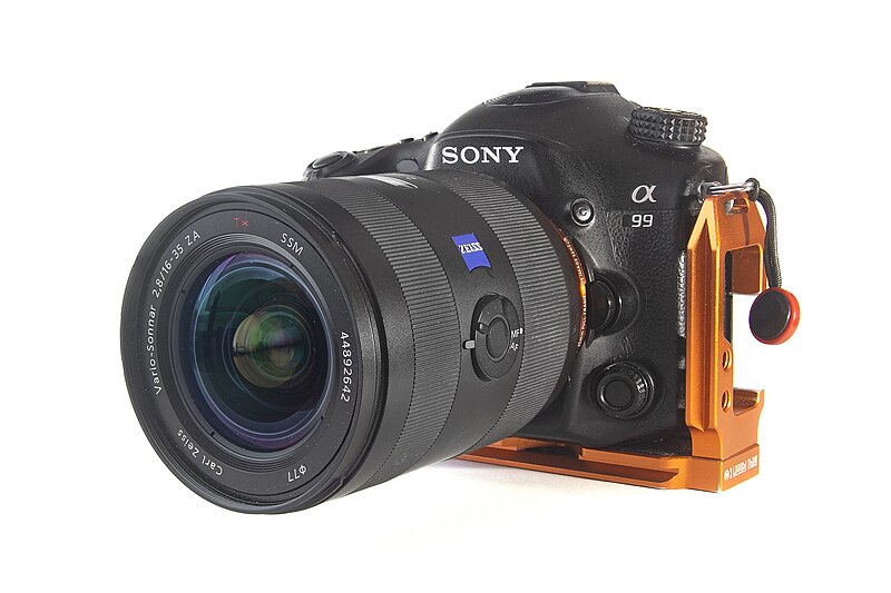 File:Sony Alpha 99 + Zeiss 16-35 mm F2.8 - 7994-14.jpg