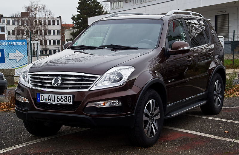 File:SsangYong Rexton W RX200e-XDi Sapphire (2. Facelift) – Frontansicht, 4. Januar 2014, Düsseldorf.jpg