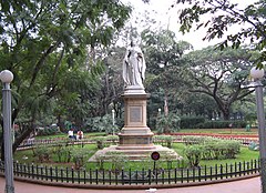 Full View of Victoria Statue Statue of Queen Victoria in Bangalore.jpg