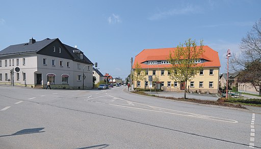 Steinigtwolmsdorf, center d