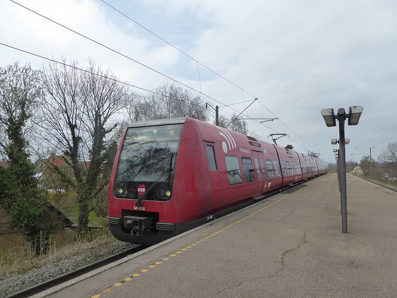 File:Stengården Station 01.jpg