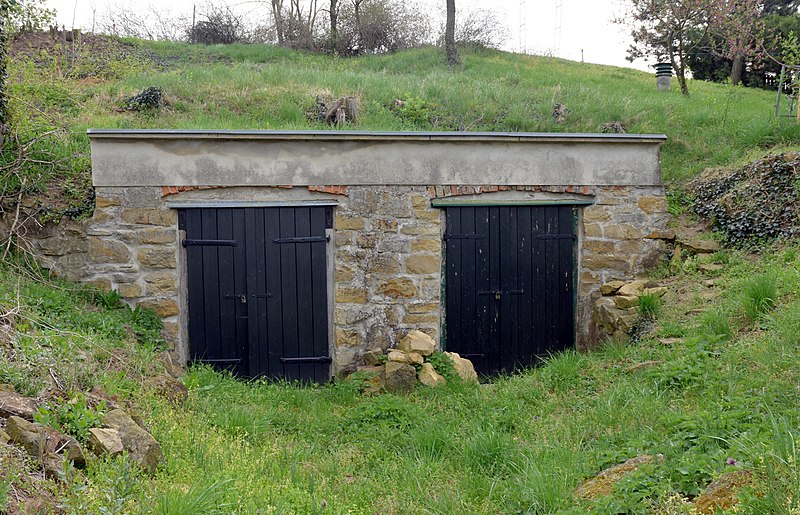 File:Stetten Kellergasse Hundsleiten 11.jpg