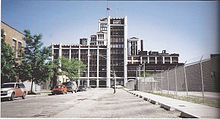 Vacant Stewart-Warner headquarters building in Chicago 1990 Stewart-Warner plant in Chicago.jpg