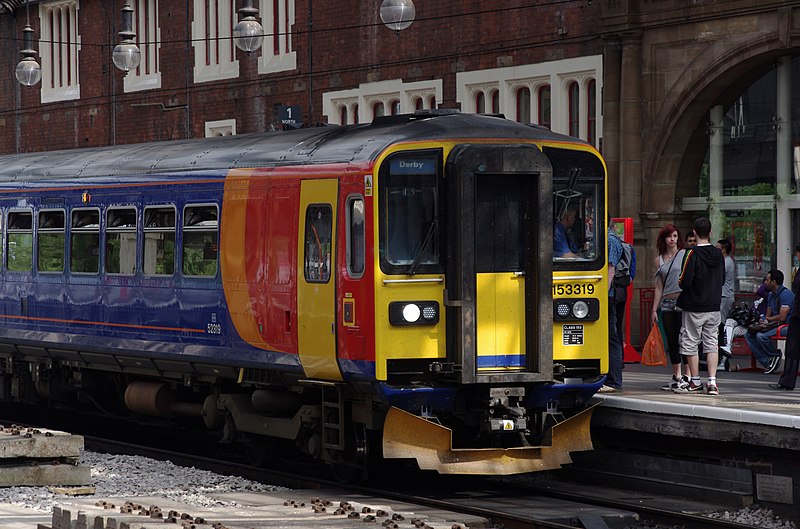 File:Stoke-on-Trent railway station MMB 04 153319.jpg