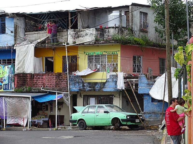 File:Street Scene with Father & Daughter - Cordoba - Veracruz - Mexico.jpg