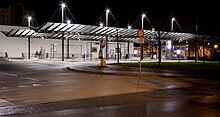 Die Haltestelle Talbahnhof bei Nacht