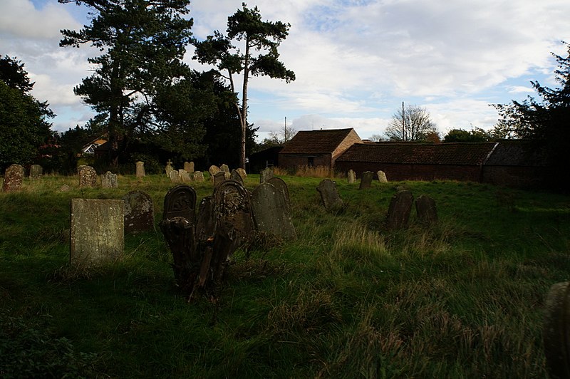 File:The graveyard at St Edith's Grimoldby - geograph.org.uk - 3729013.jpg