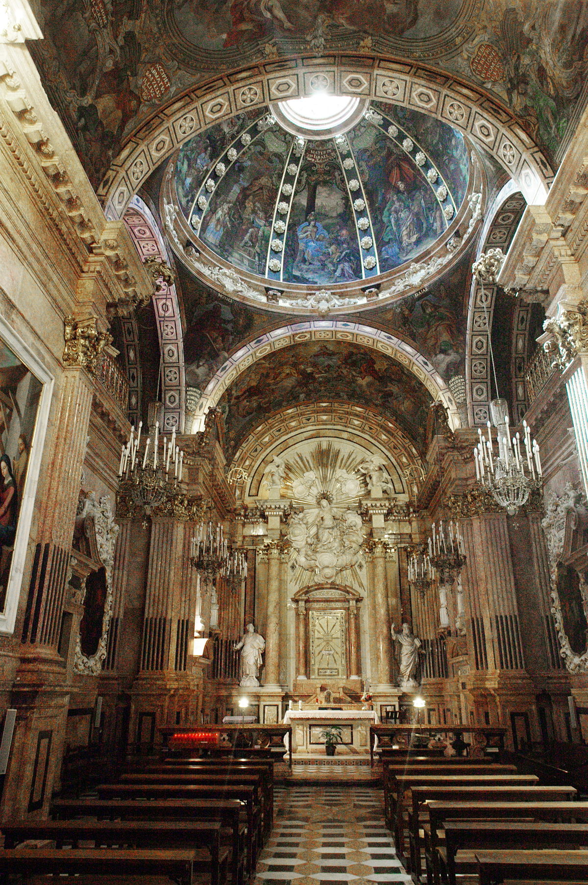 https://upload.wikimedia.org/wikipedia/commons/thumb/a/ad/Tortosa_catedral_capella_staCinta_0003.jpg/1200px-Tortosa_catedral_capella_staCinta_0003.jpg