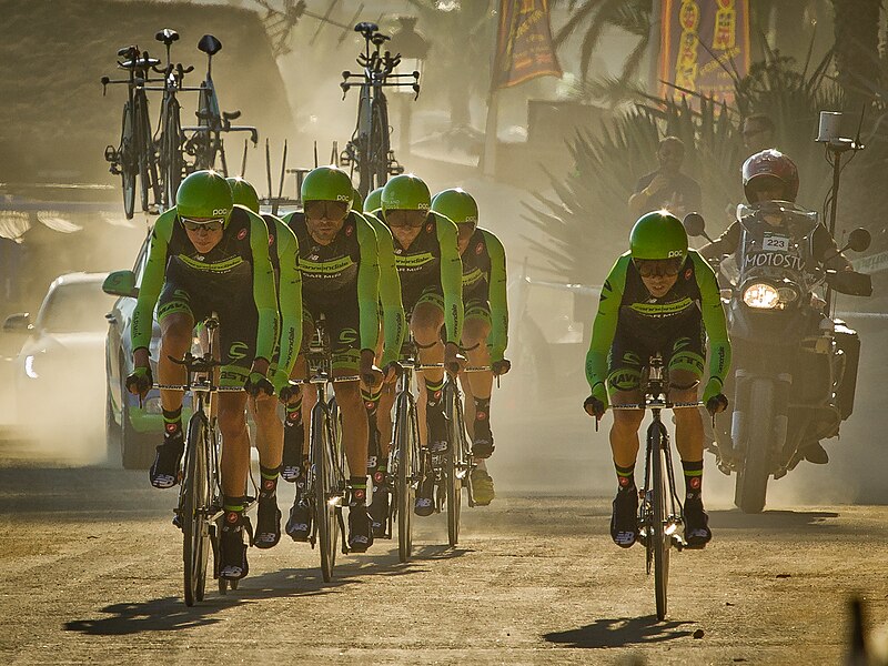 File:Tour of Spain TTT (21390152708).jpg