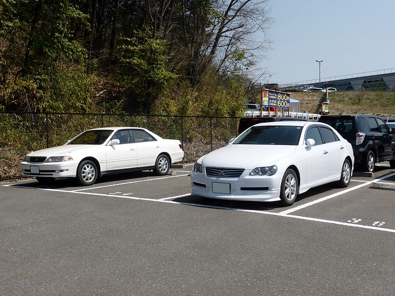 File:Toyota MARK II 2.0 Grande (X100) & MARK X 250G (X120) front.JPG