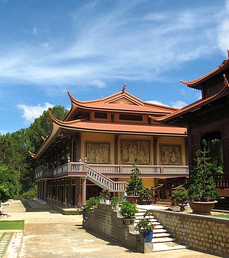 Tập tin:Truc Lam Zen Monastery 10.jpg