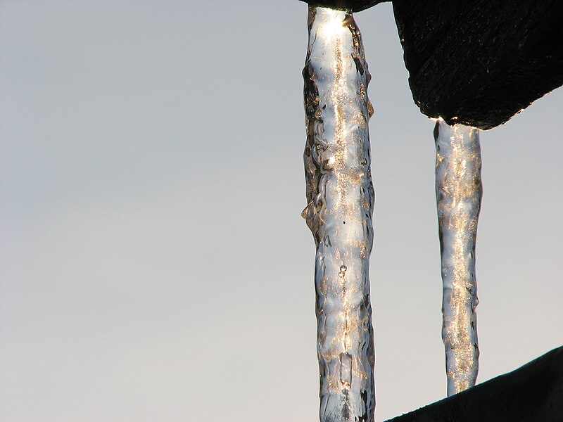 File:Two portions of ice (40265879164).jpg