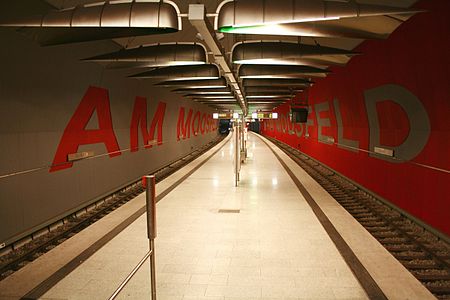 U Bahnhof Am Moosfeld 01