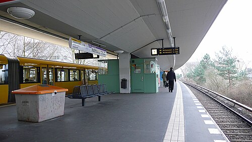 U-Bahnhof Holzhauser Straße