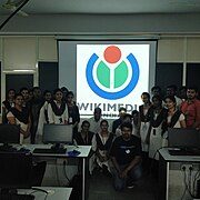 Participants group photo with Trainer 1 (User:Yohannvt).