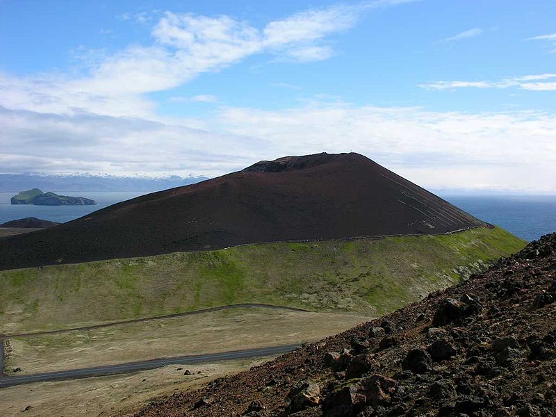 File:Vestmannaeyjar022.JPG