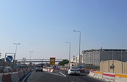 Pohled na Al Maamoura z Mesaimeer Road
