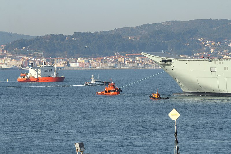 File:Vigo Embarque del portaaviones HMAS Adelaide en la plataforma Blue Marlin (11308354753).jpg