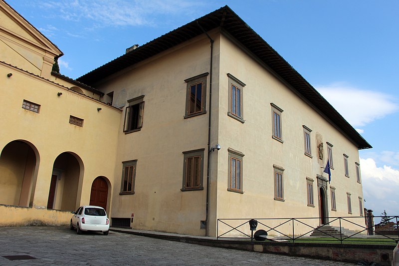 File:Villa di cerreto, veduta 03.JPG