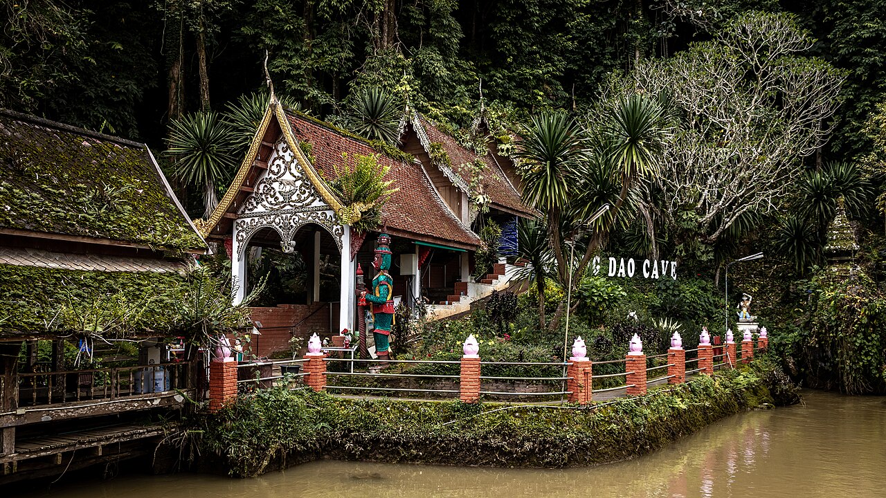 Wat_Tham_Chiang_Dao_(I)