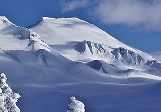 <span class="mw-page-title-main">Whirlwind Peak</span> Mountain in British Columbia, Canada