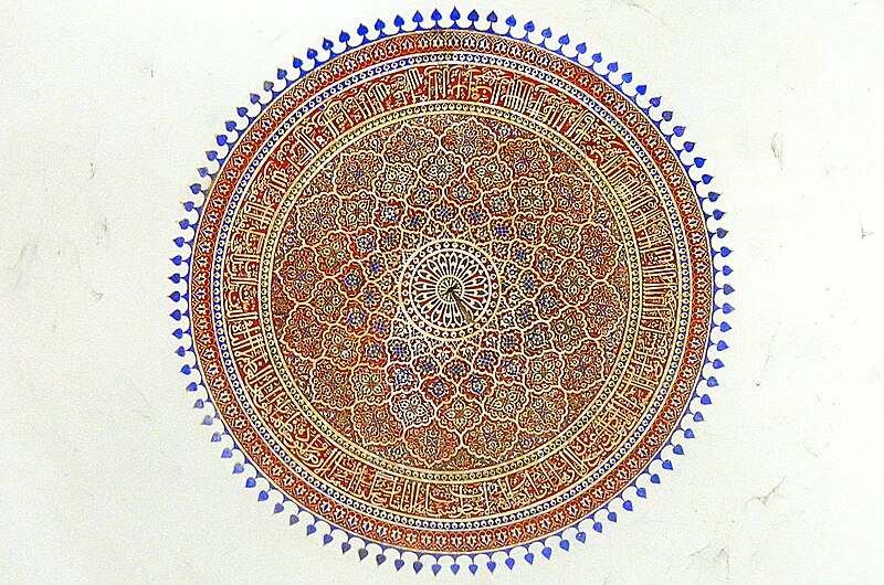 File:Work on roof ceiling of Isa Khan Tomb.jpg