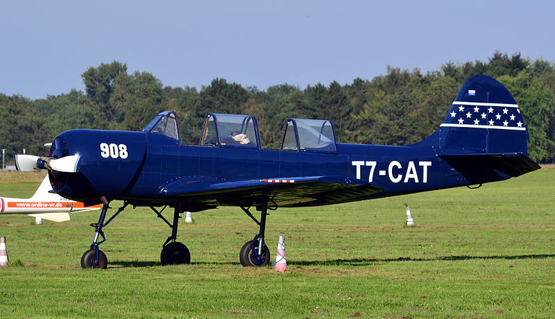 File:Yakovlev Yak-52 (T7-CAT) 00.jpg