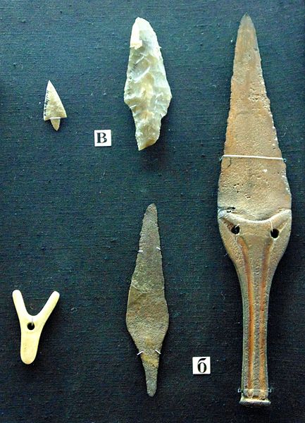 Yamnaya bone and bronze arrowheads.