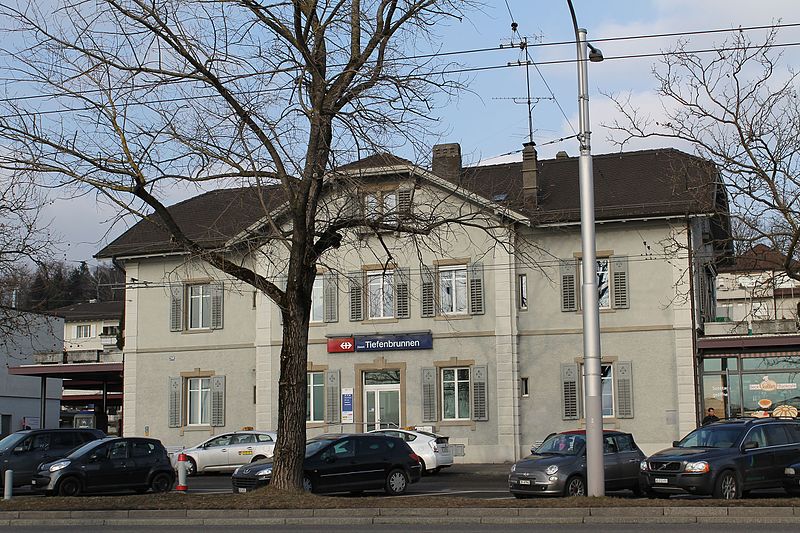 File:Zürich Tiefenbrunnen railway station - panoramio.jpg