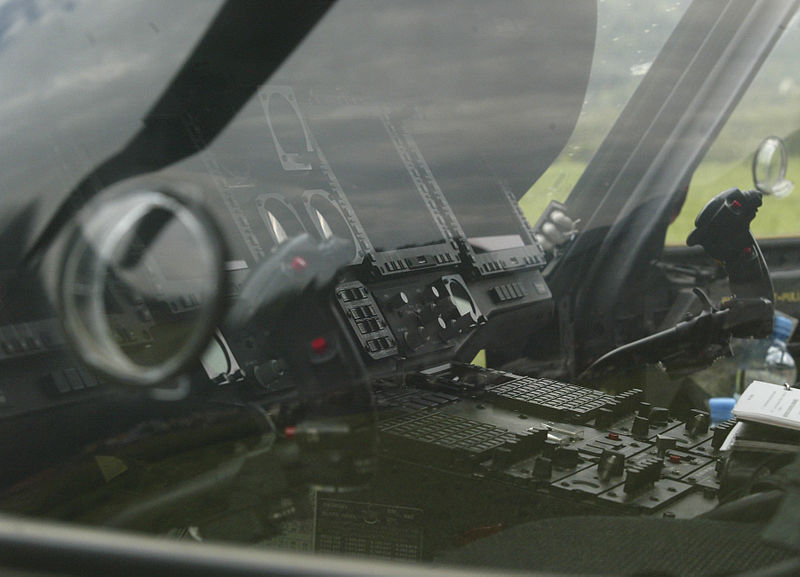 File:ÖBH BlackHawk Zams Cockpit.jpg