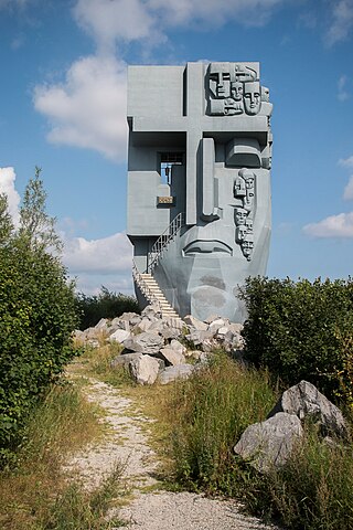 <span class="mw-page-title-main">Mask of Sorrow</span> Monument in Magadan, Russia