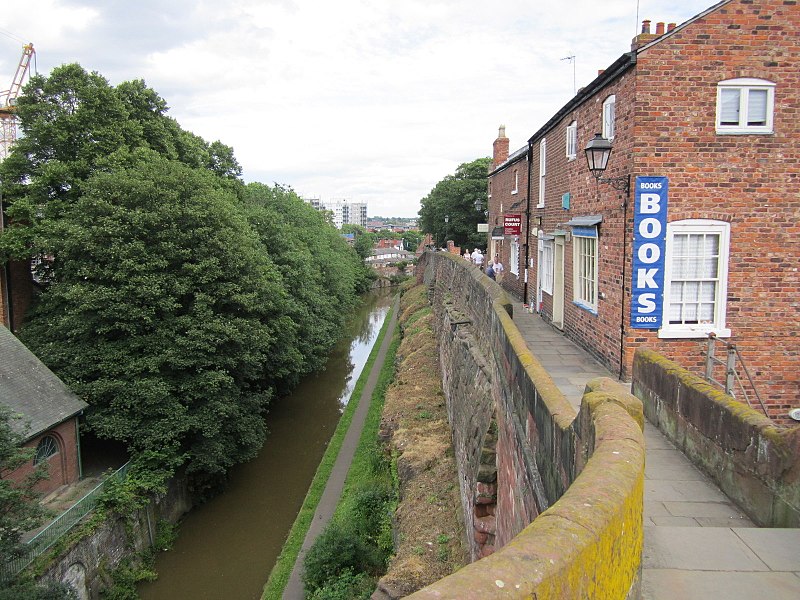 File:1 and 2 City Walls, Chester.jpg