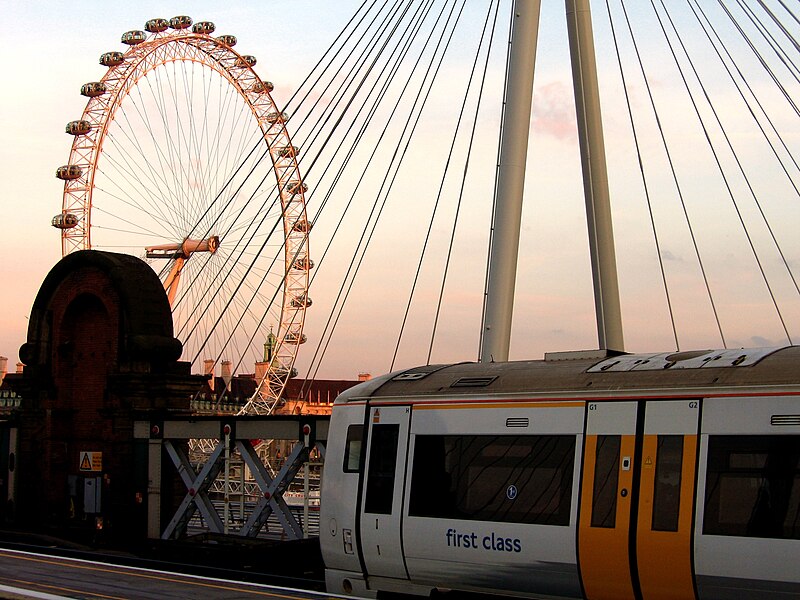File:2005-07-10 - London - Charing Cross Station - London Eye - First Class (4887962858).jpg
