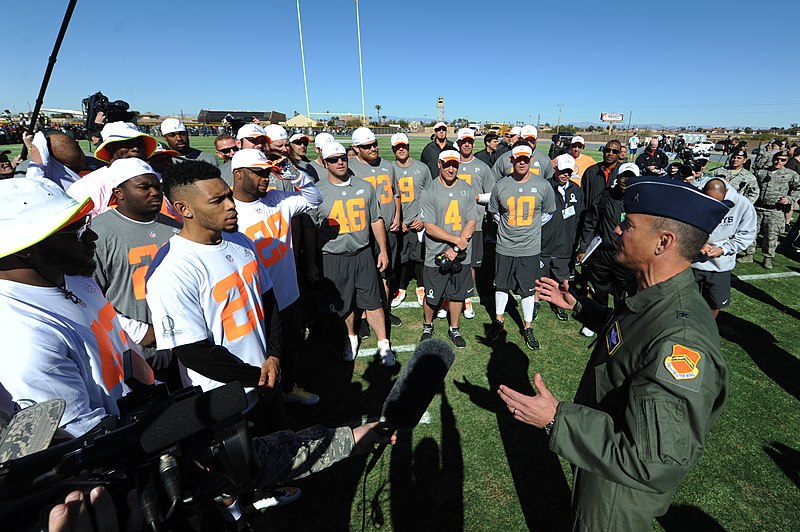 File:2015 Pro Bowl players.jpg