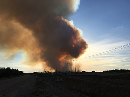 ไฟล์:2016_Fort_McMurray_wildfire_(1).jpg