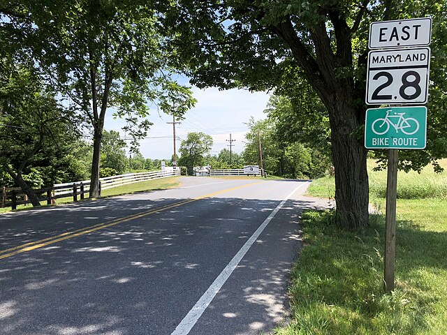 View east along MD 28 east of Point of Rocks