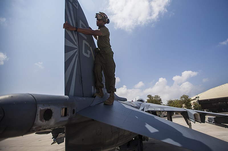 File:22nd MEU maintainers inspect Harriers after Djibouti exercise 140401-M-HZ646-053.jpg