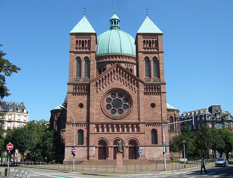 File:Absolute Eglise St Pierre Le jeune 01.JPG