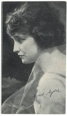 Beskrivelse av bilde Agnes Ayres card.jpg.