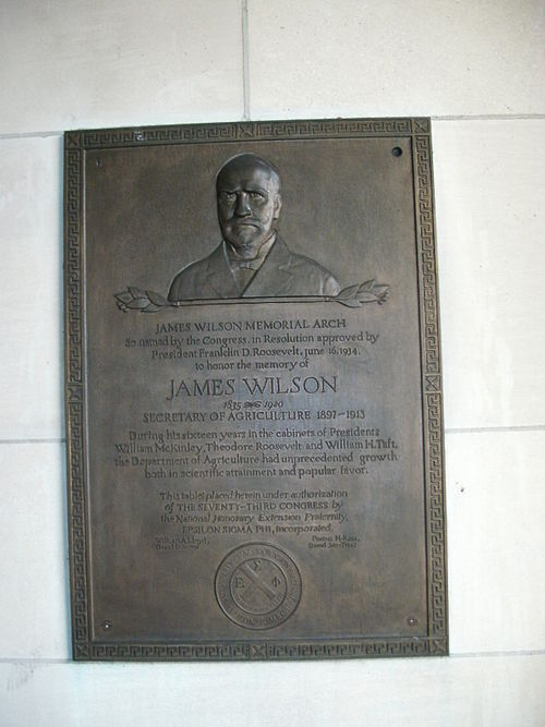 Plaque to Wilson inside the USDA Building, where a pedestrian arch is named for him