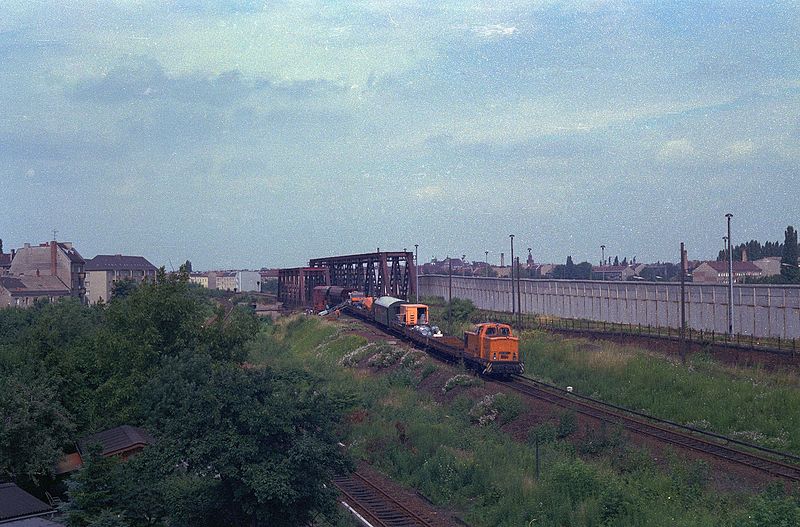 File:An der Bornholmer Straße.jpg