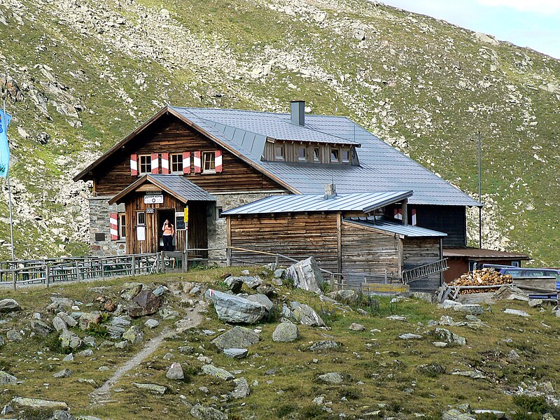 File:Ascher Hütte a.jpg