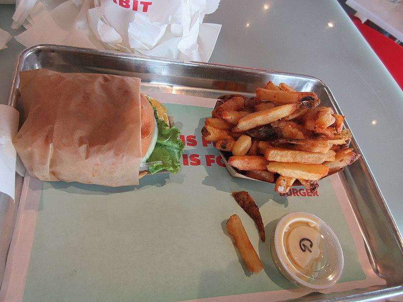 File:Atomic Burger, Veterans Highway, Metairie, Louisiana - Burger and fries.jpg