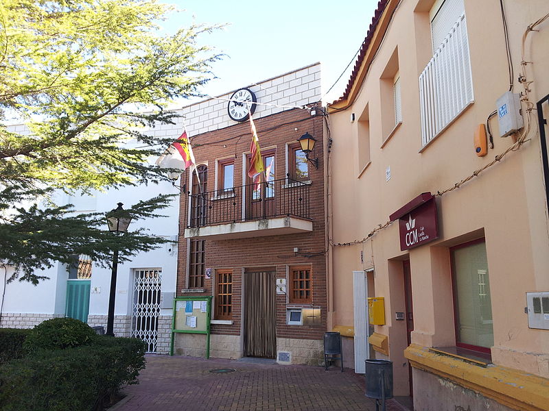 File:Ayuntamiento de Villavaliente.jpg