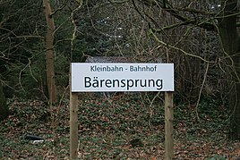 Hinweisschild auf ehemaligen Bahnhof