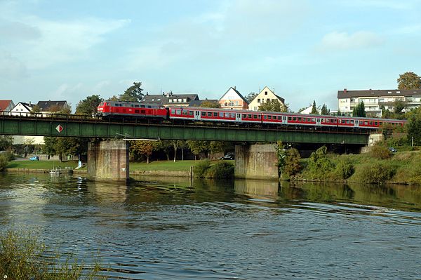 RE 4840 to Mannheim on the Neckar bridge in Bad Friedrichshall-Jagstfeld, 2007